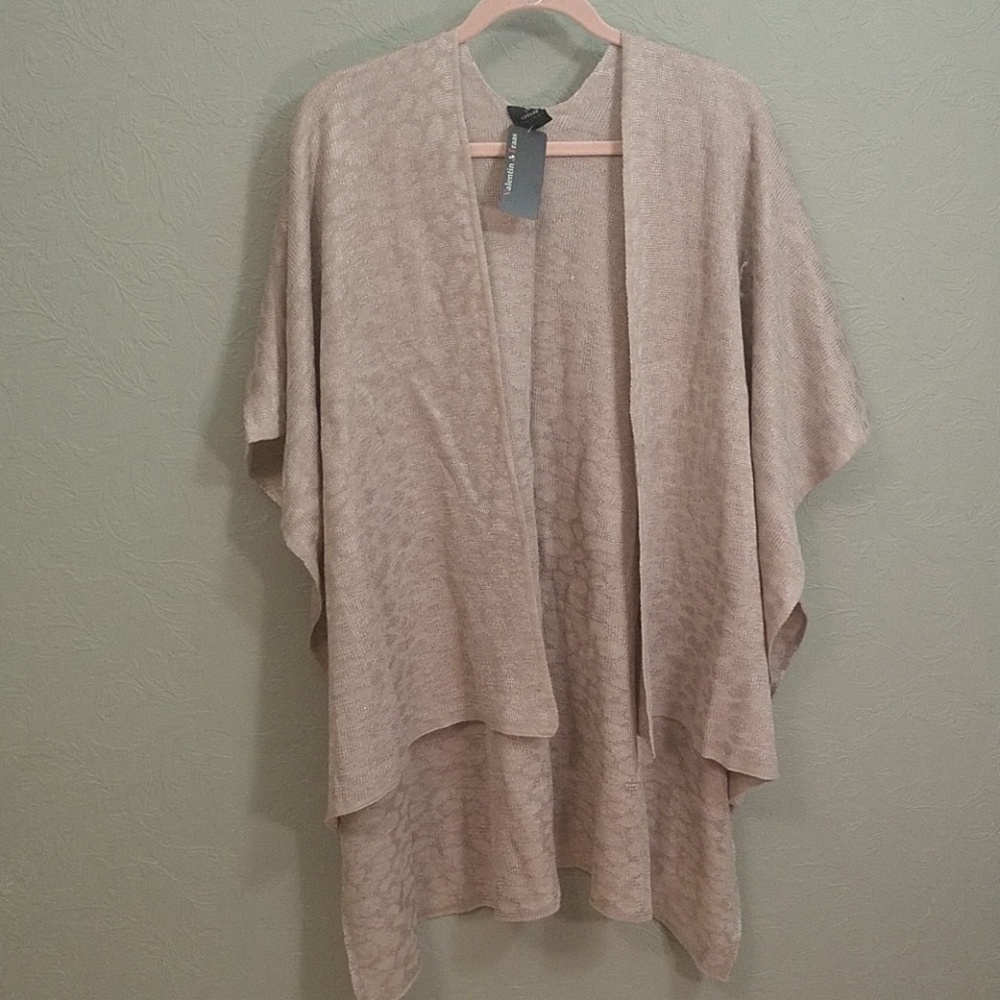 V. FRAAS Shawl/Wrap